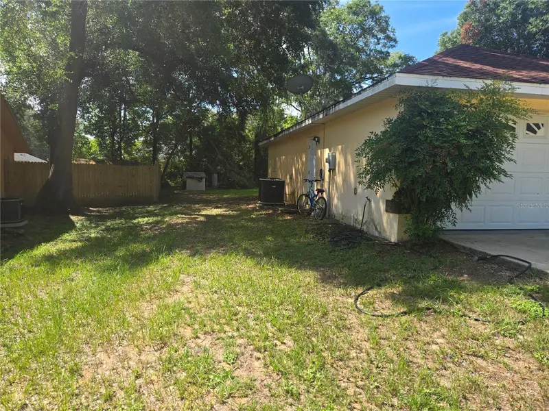 31 Pine Cir, FL