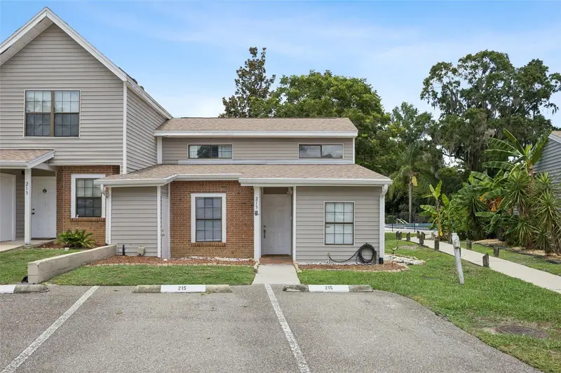 215 Arbor Cir, FL