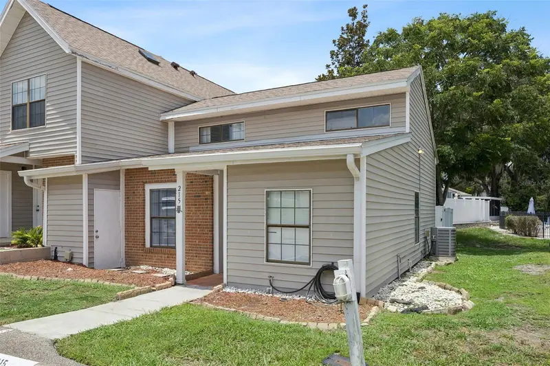 215 Arbor Cir, FL