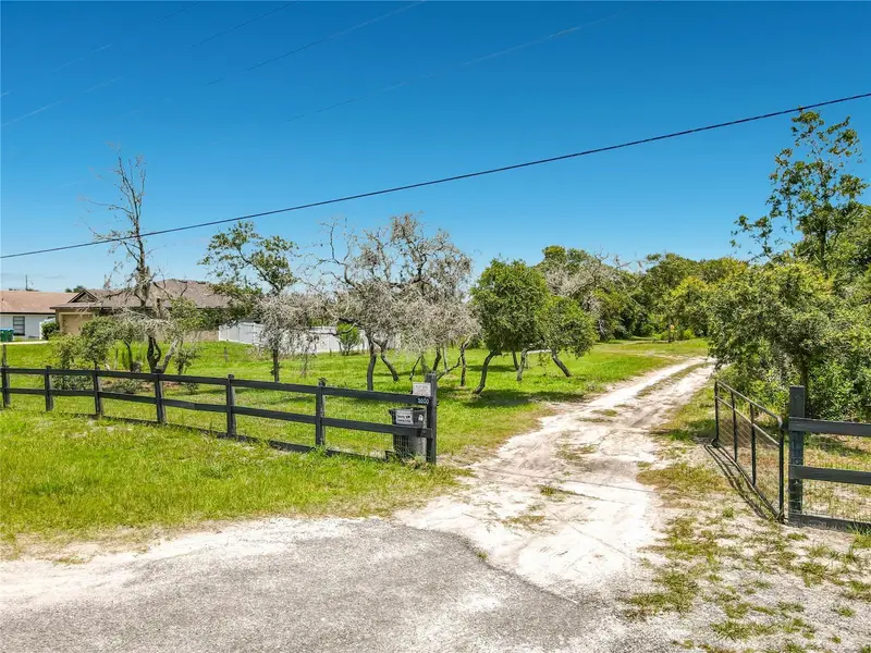3000 Lockwood Blvd, FL