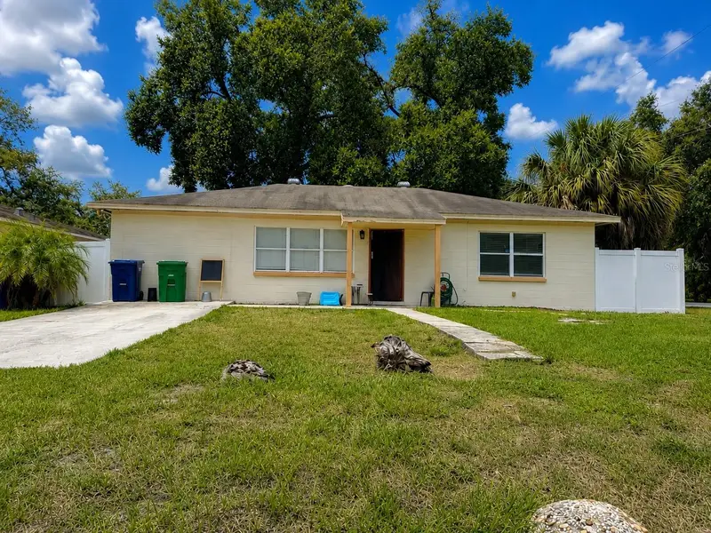 712 N Castle Ct, FL