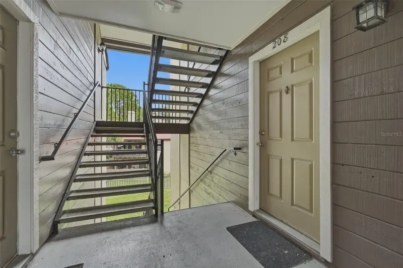 249 Afton Sq #208, FL