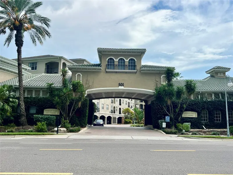 501 Knights Run Ave #1330, FL