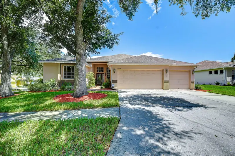 2202 Longmore Cir, FL