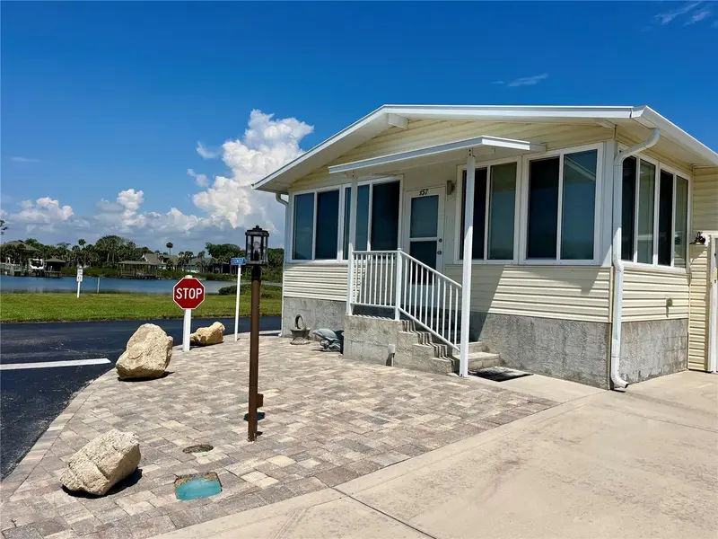 157 Lookout Dr, FL