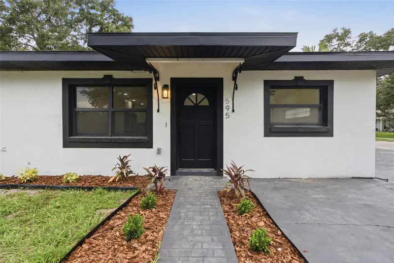595 Pine St, FL