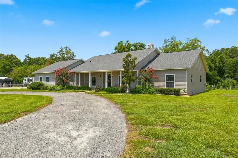 8404 Mathews Rd, FL