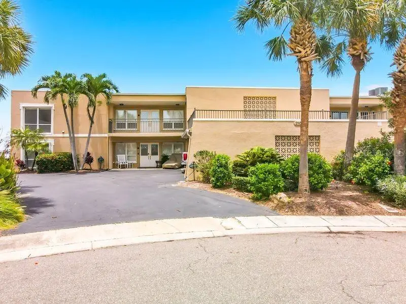 210 Dolphin Pt #C, FL