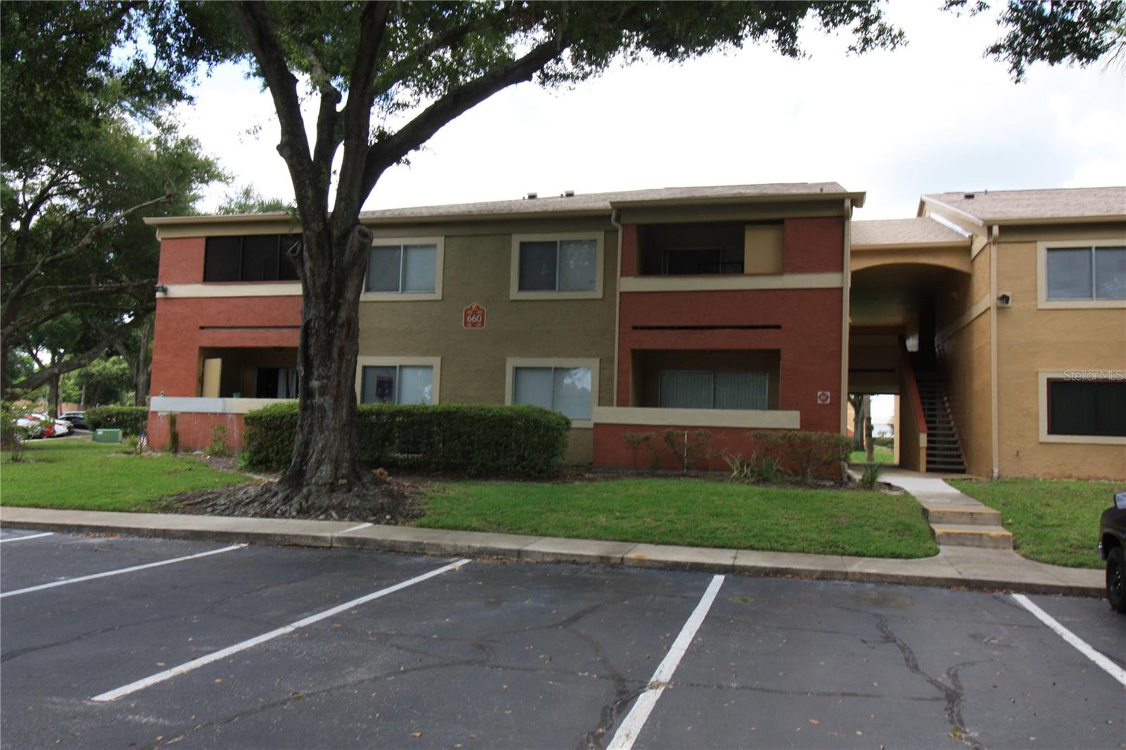 660 Kenwick Cir #104, FL