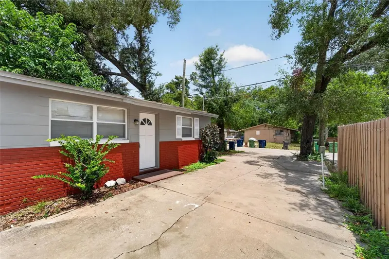 1703 E Idell St, FL