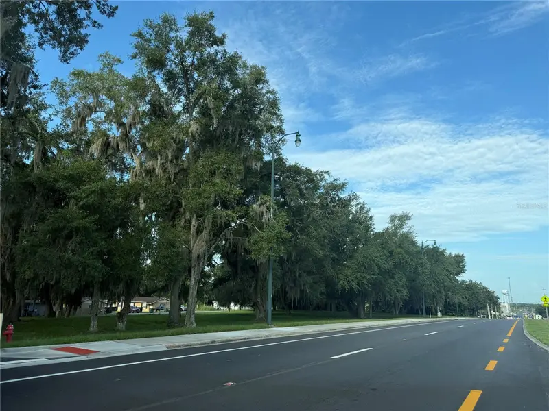 1130 Mcnamee St Hwy 441 Hwy, FL