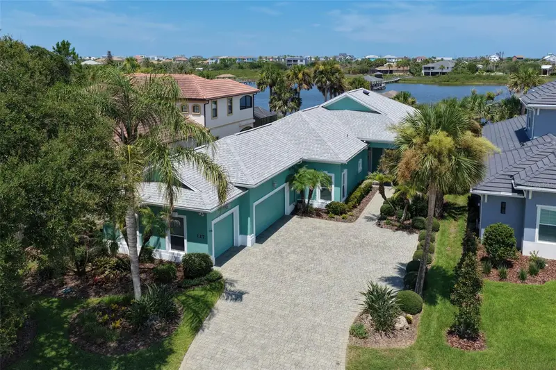 127 S Riverwalk Dr, FL