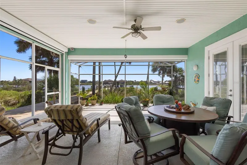 127 S Riverwalk Dr, FL