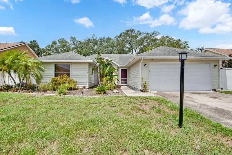 5610 33rd Ln E, FL
