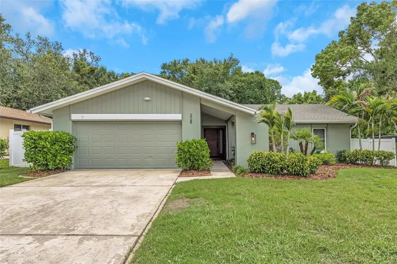 328 N Bay Hills Blvd, FL