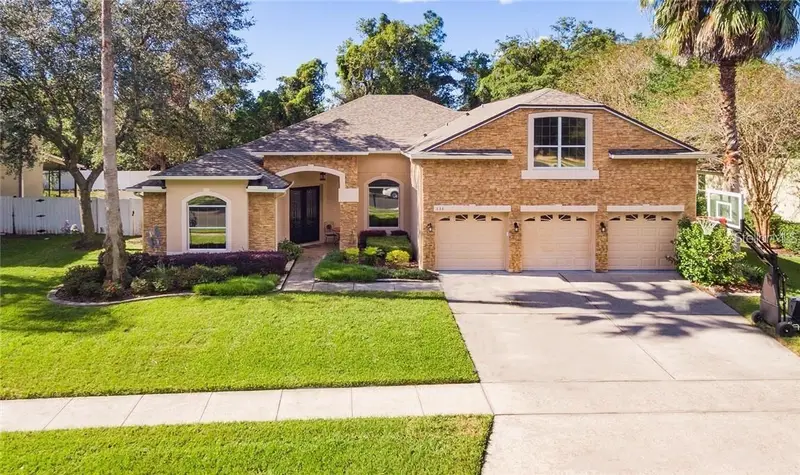 338 Pinestraw Cir, FL