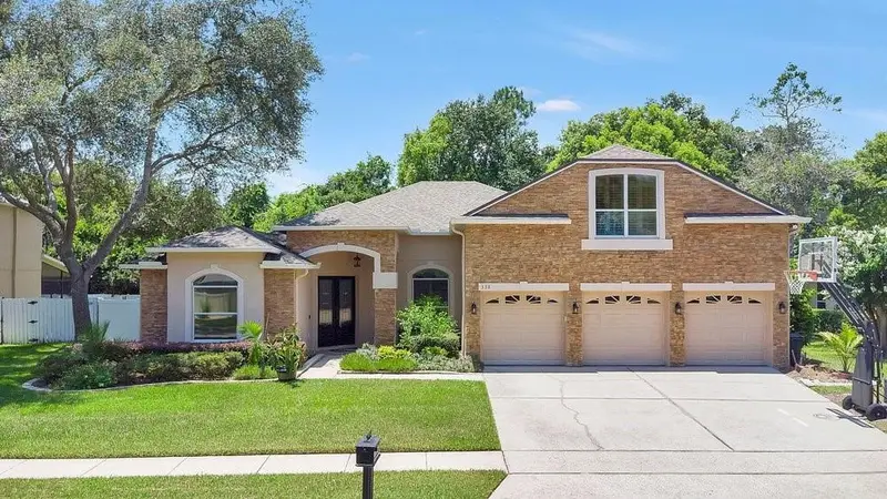 338 Pinestraw Cir, FL