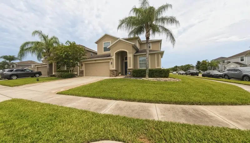 1903 Hailsham Ct, FL