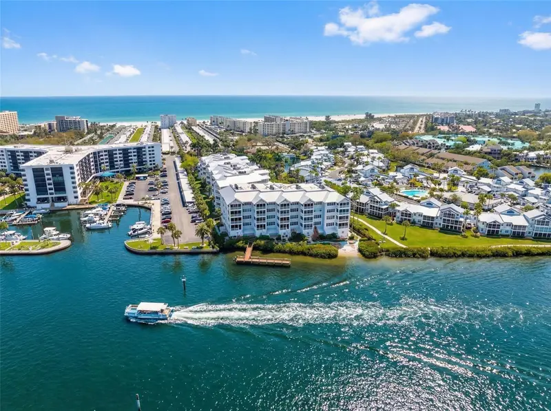 1280 Dolphin Bay Way #402, FL