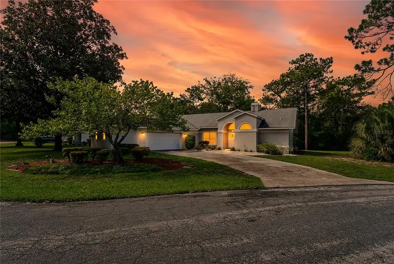 4 Spruce Pine Ct N, FL
