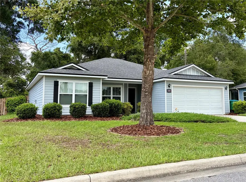 882 Nw 256th Way, FL
