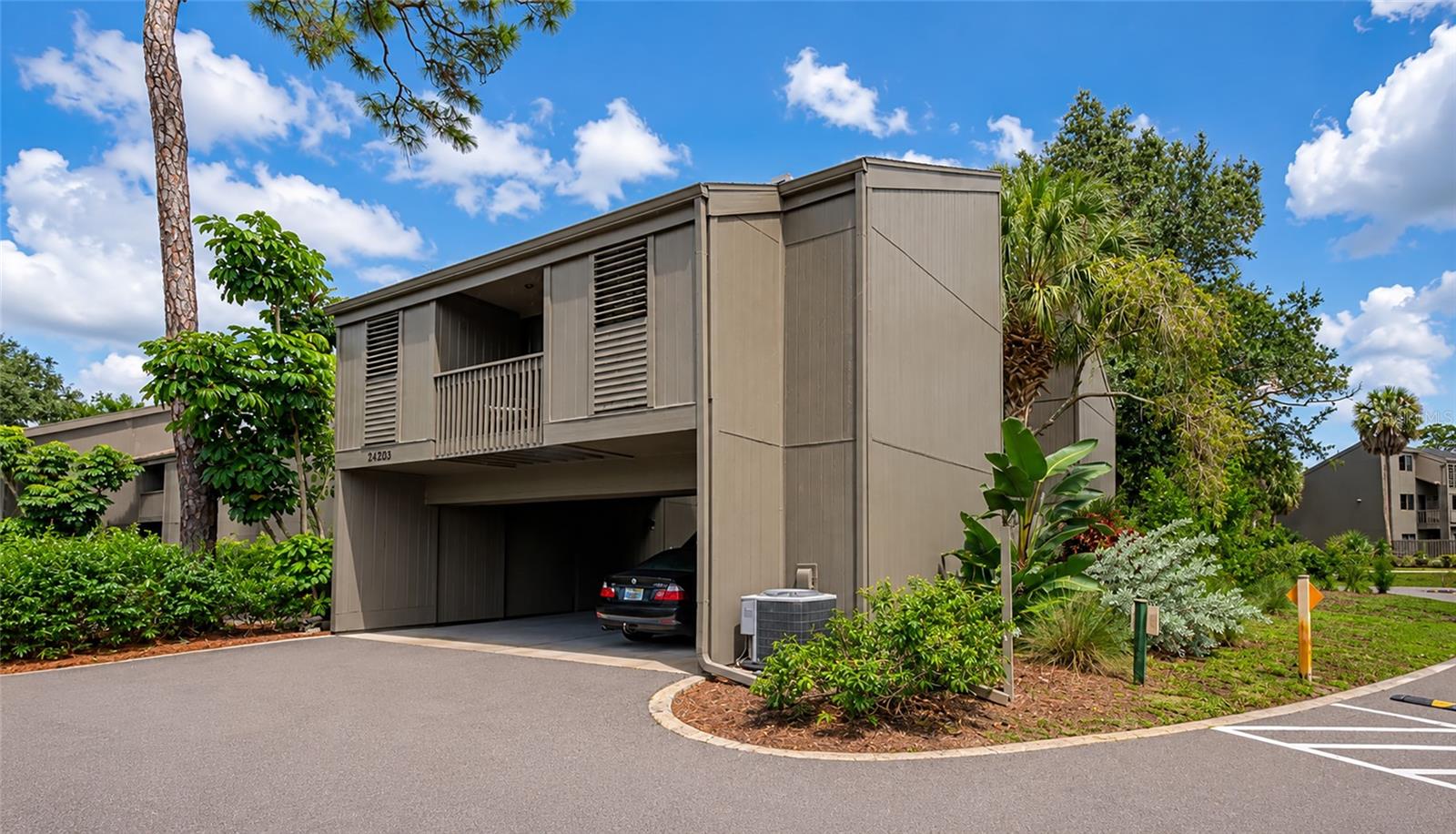 701 Pine Run Dr #701, FL