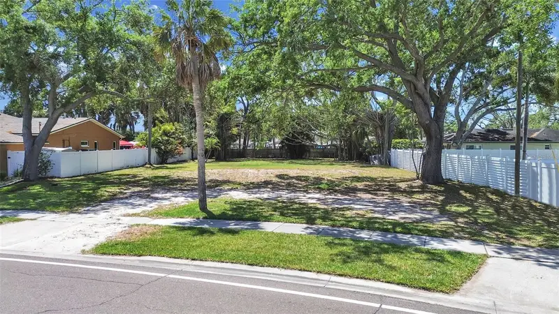 5438 Bayou Grande Blvd Ne, FL