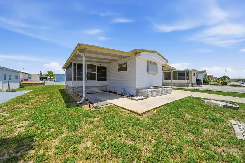12116 Horseshoe Ln, FL