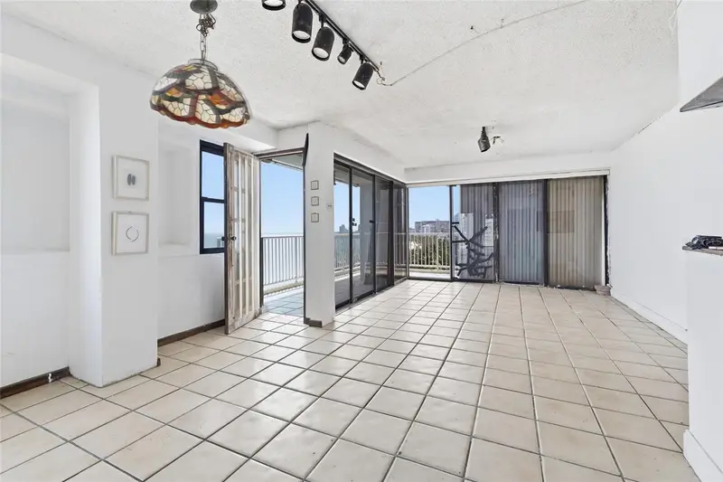 4633 Isla Verde Ave #803, PR