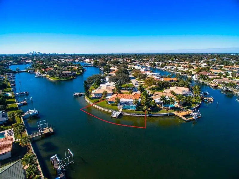 2096 Massachusetts Ave Ne, FL