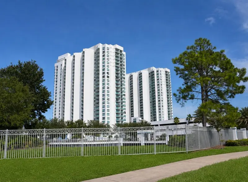 241 Riverside Dr #2009, FL