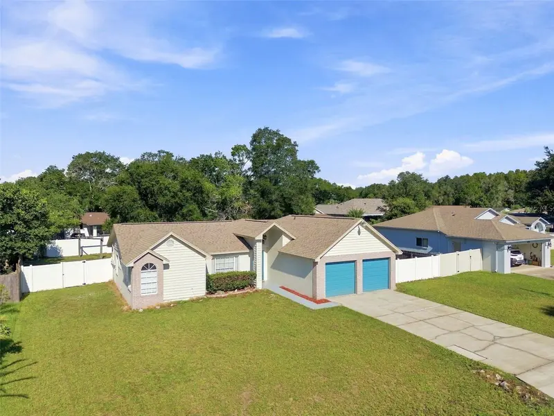 4745 Canterbury Dr, FL