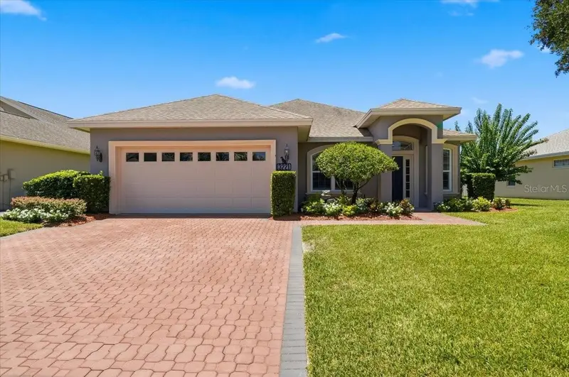 3221 Oak Tree Ln, FL