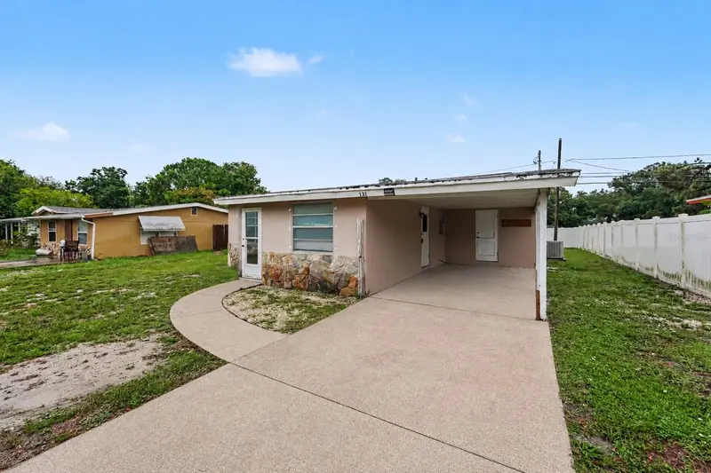 131 Emerald Ln, FL