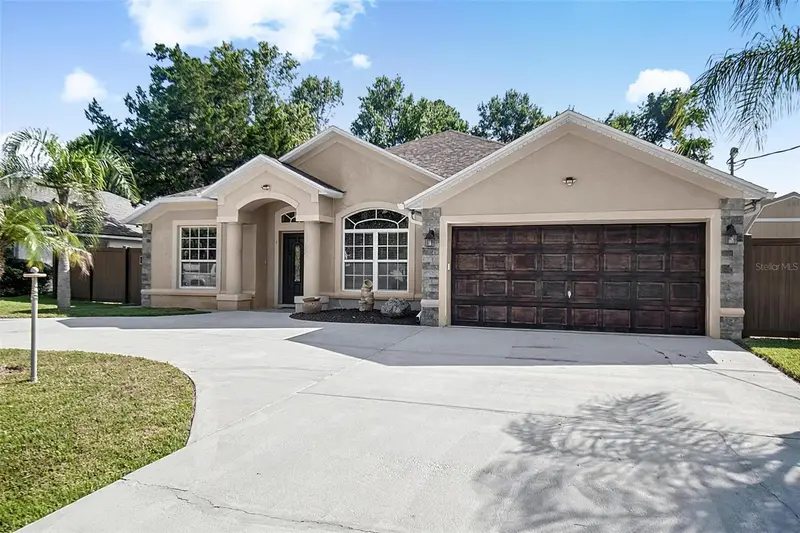 61 Francis Ln, FL