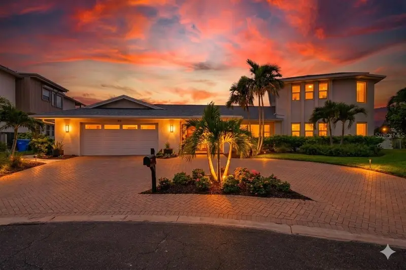 812 Snug Is, FL