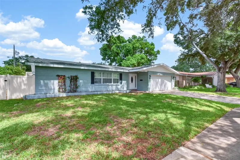 700 Ruskin Rd, FL