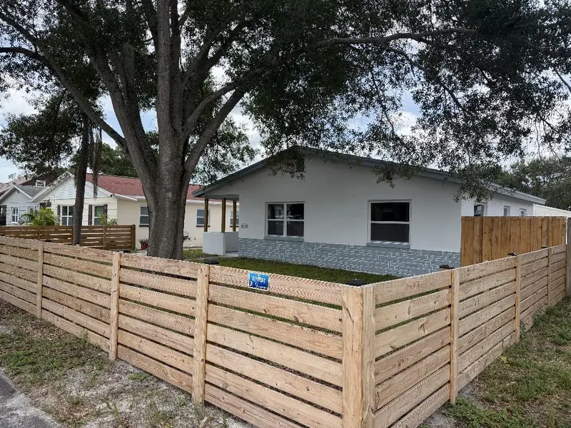 632 89th Ave N, FL