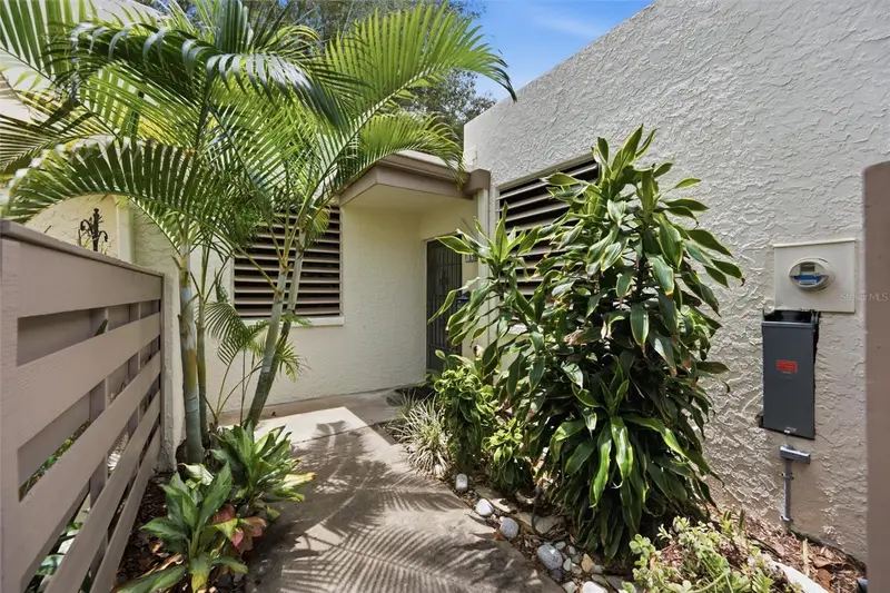 240 Sherwood Dr, FL