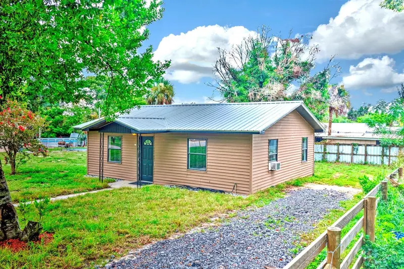131 Wiggins Ave, FL