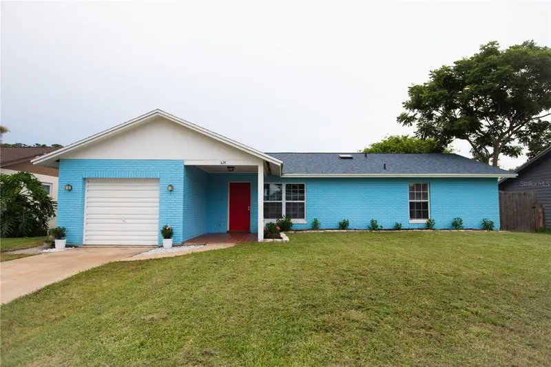 526 Dorset Cir, FL