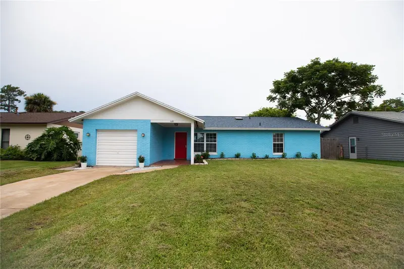 526 Dorset Cir, FL