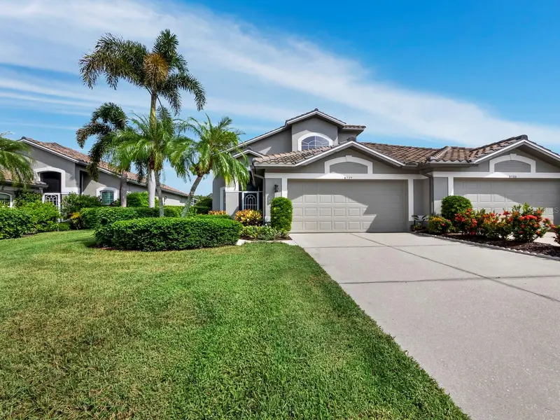 8737 Pebble Creek Ln, FL