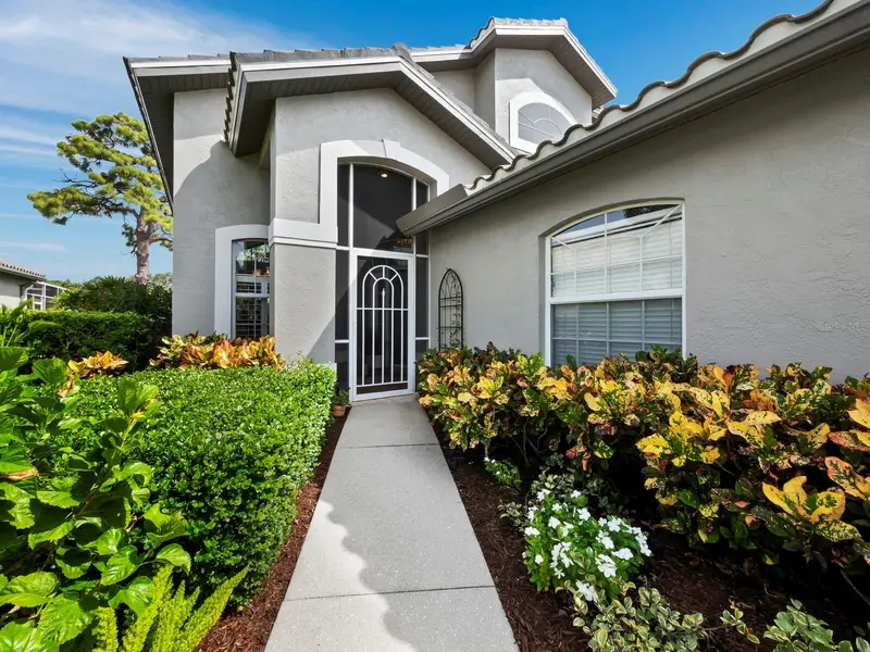 8737 Pebble Creek Ln, FL