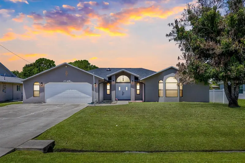 2126 Sw Trenton Ln, FL