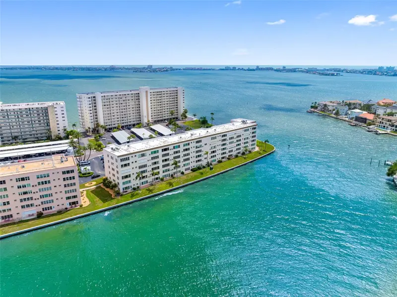 6075 Shore Blvd S #315, FL