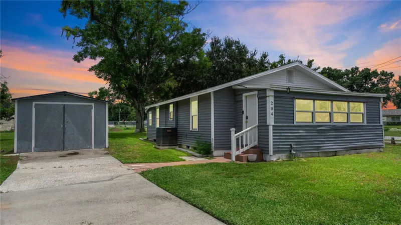 204 Pine Ave, FL