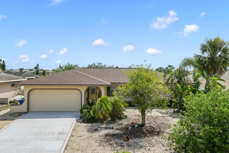 744 Flamingo Dr, FL