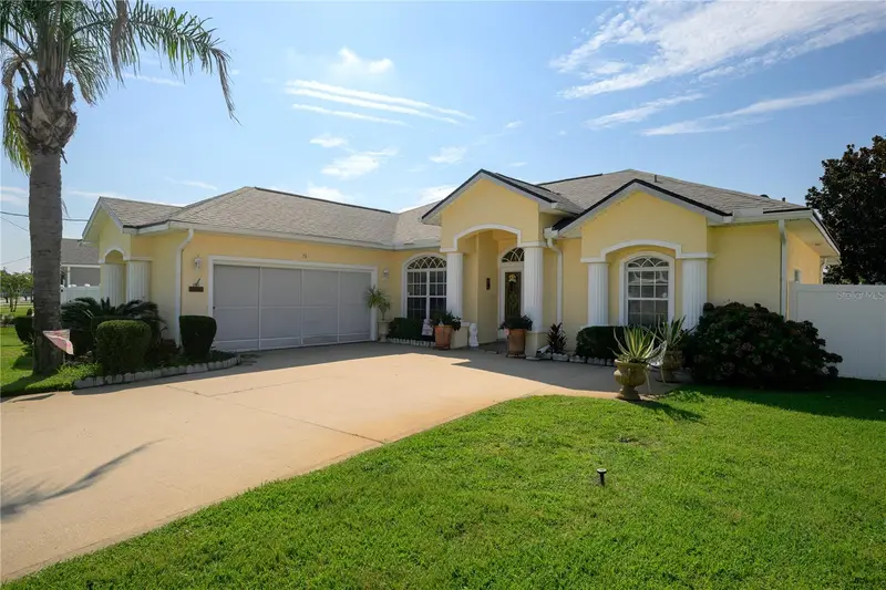 19 Firethorn Ln, FL