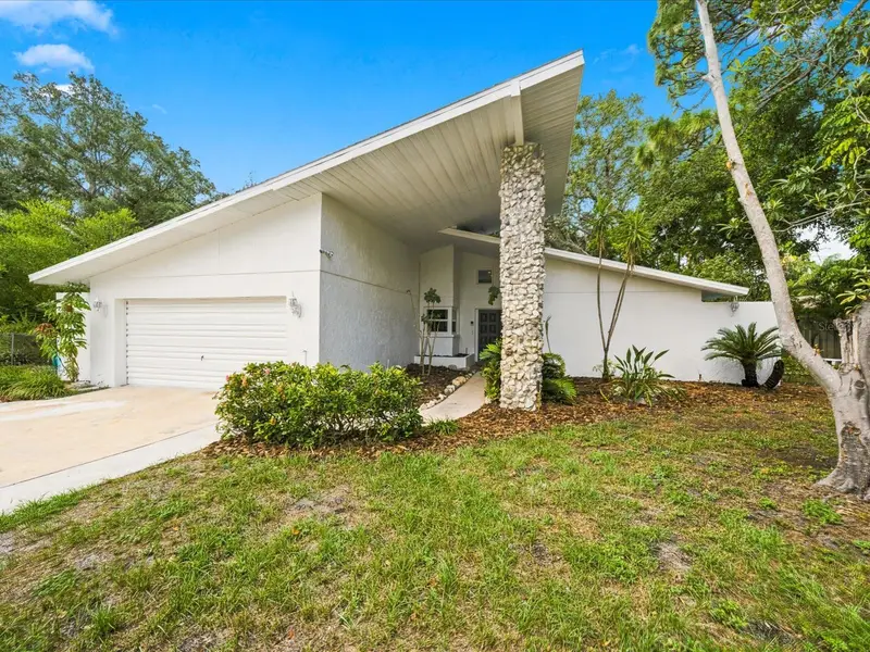 419 Wayfarer Ct, FL
